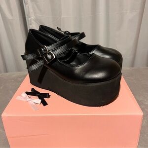 BLACK PLATFORM MARY JANES